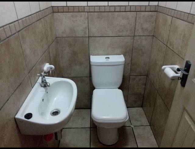 284M² BUSINESS FOR SALE IN BO-DORP